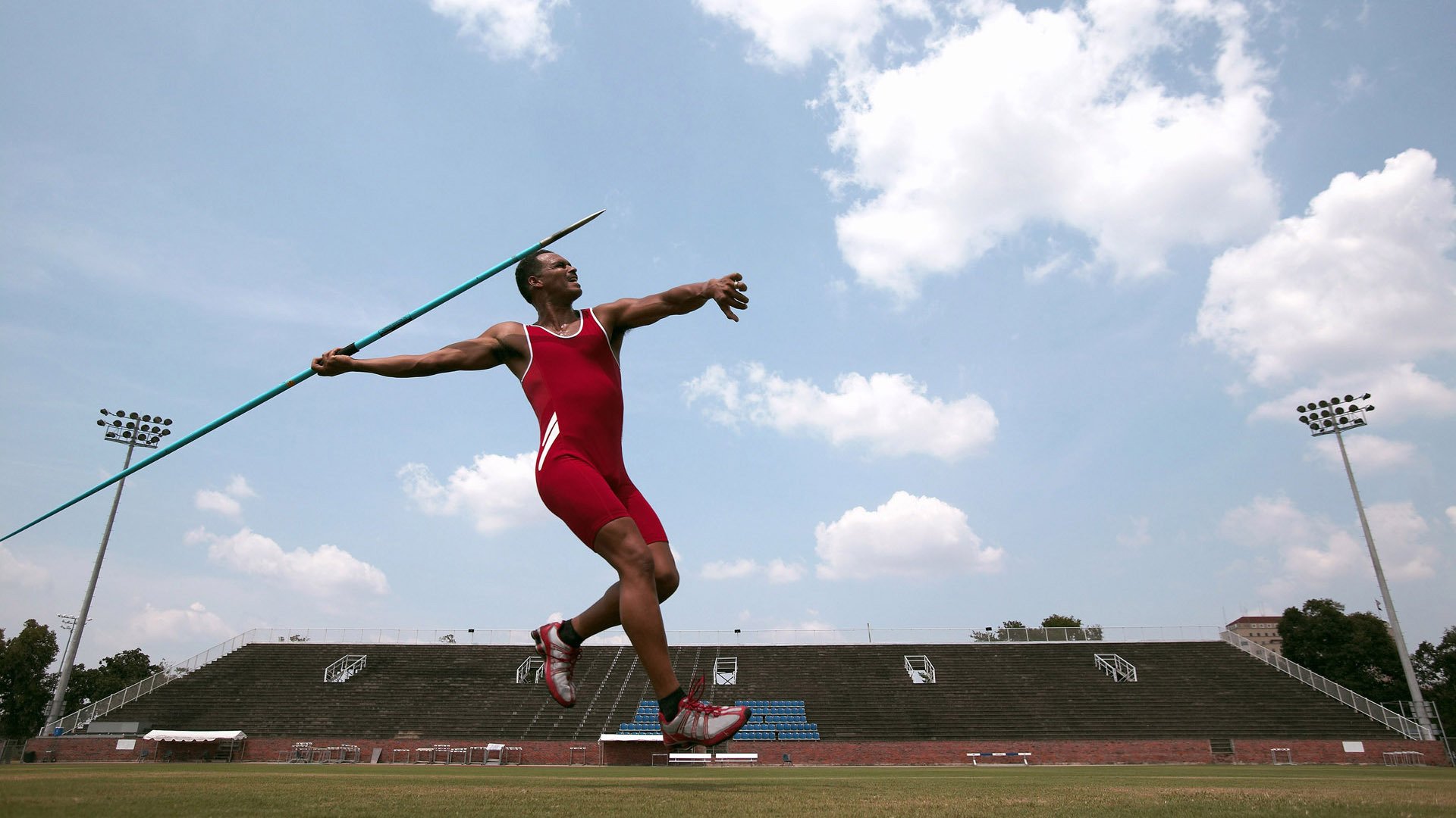 高节奏中如何合理安排非球权球员的移动节奏，高节奏中如何合理安排非球权球员的移动节奏和动作